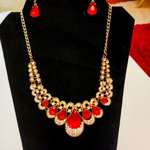 Stunning Rhinestone necklace/ earring set